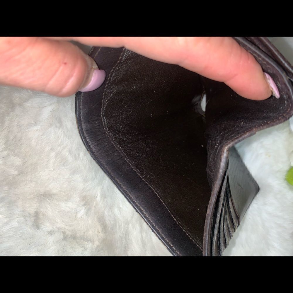 Authentic GUCCI GG Logo Kisslock Wallet - Picture 10 of 13